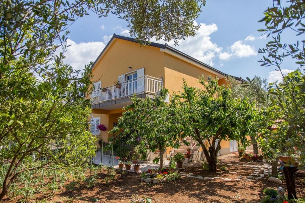 Apartment Varezic Стон Екстериор снимка