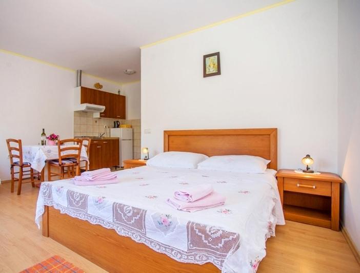Apartment Varezic Стон Екстериор снимка